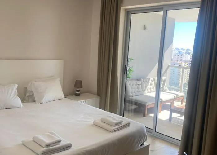 Elite Residense A 150 Mts Da Rocha Lägenhet Portimão